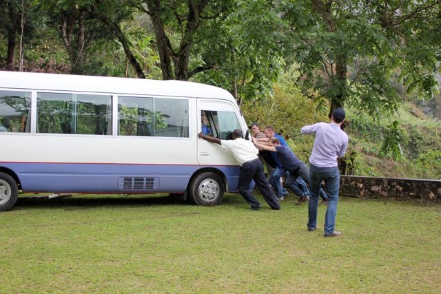 Da hilft nur noch Muskelkraft und jemand der das Ganze filmt