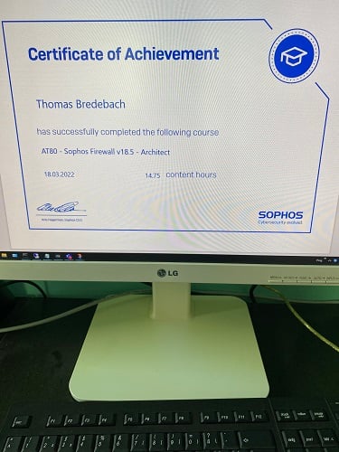 Foto des Zertifikat von der bestanden Prüfung