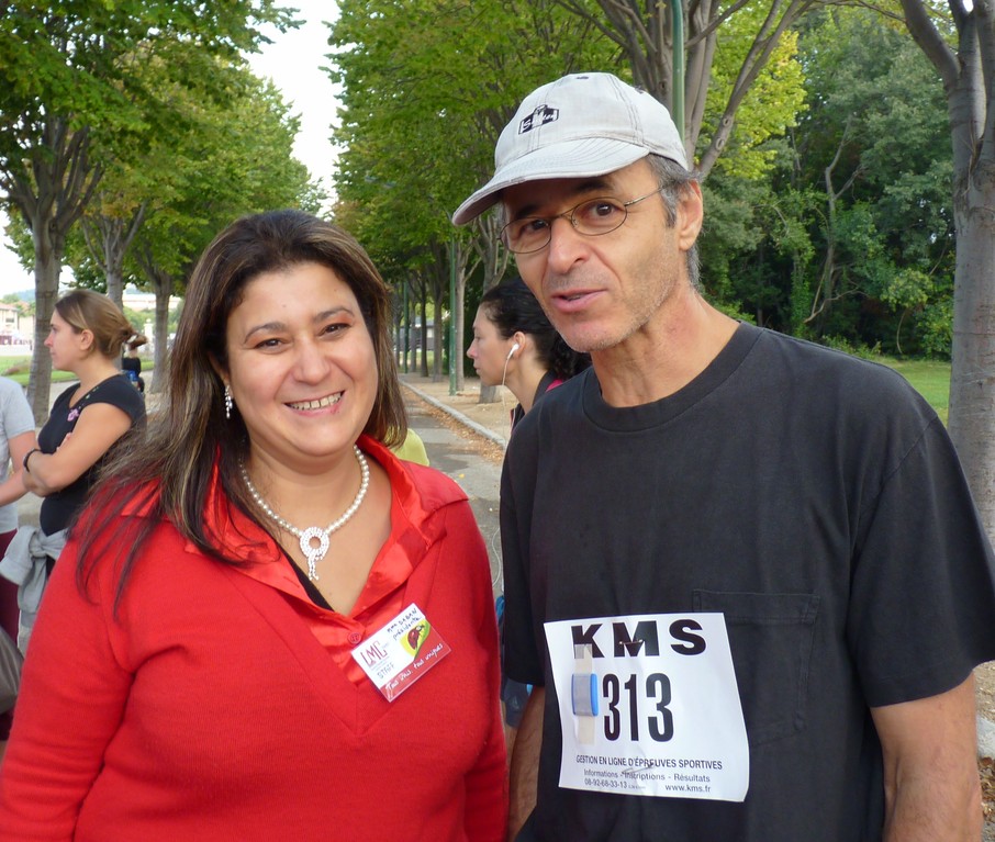 Jean Jacques GOLDMAN, membre d'honneur de l'association LMC France avec Mina DABAN, présidente LMC France