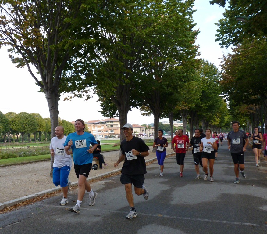 Jean Jacques Goldman en pleine course pour soutenir LMC France