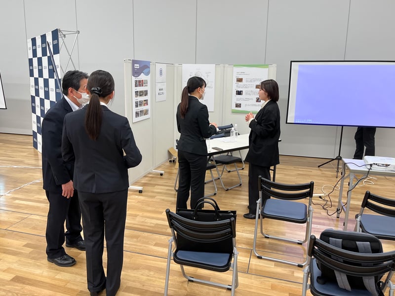 懇親会の様子①