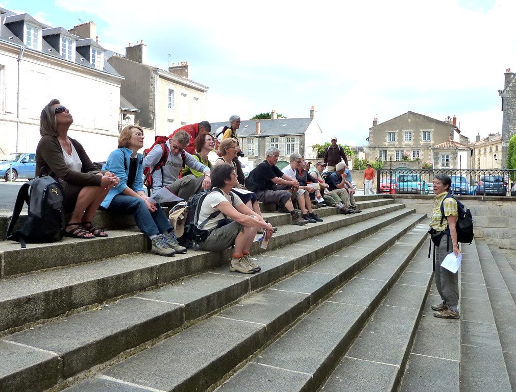 8 mai, expose devant la cathédrale st Pierre