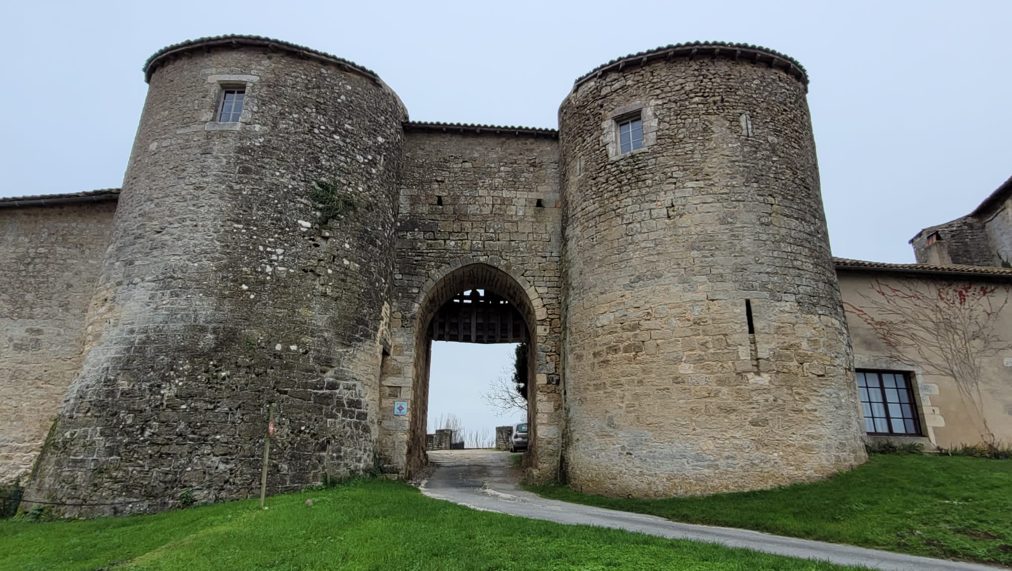 L'entrée du château.