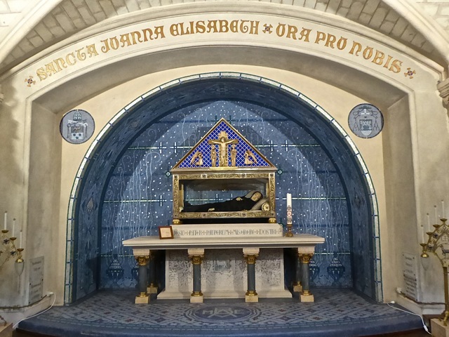 Châsse de la fondatrice des Filles de la Croix, Sainte Jeanne-Elisabeth Bichier des Ages