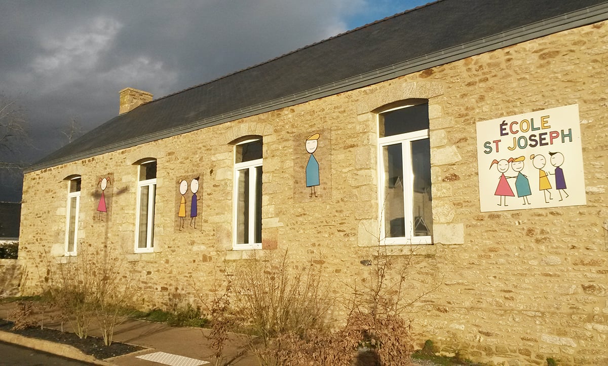 Panneaux PVC pour l'école Saint-Joseph Caden