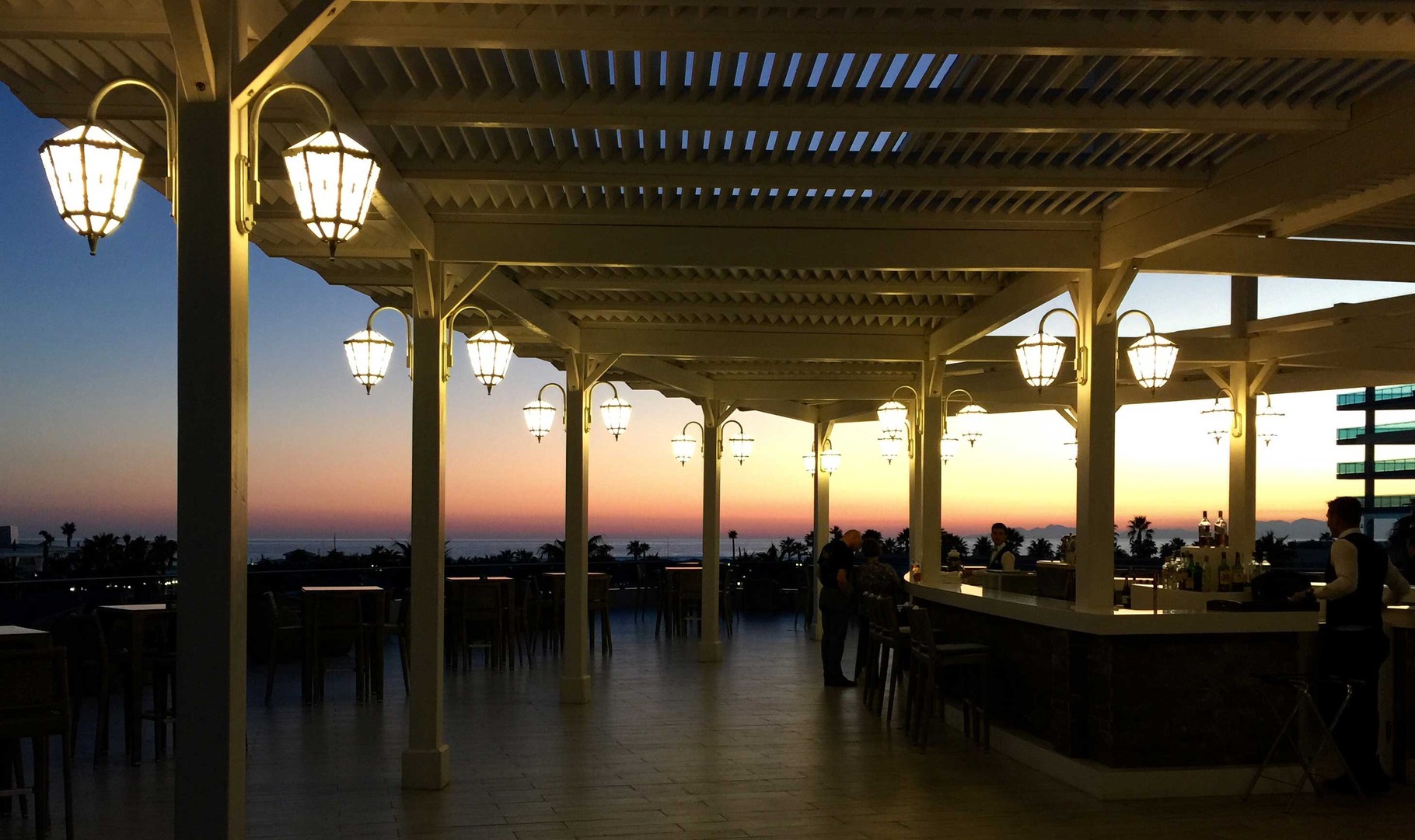Sueno-Terrasse, Abendstimmung
