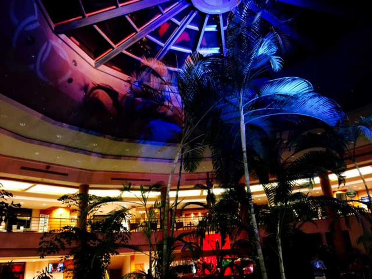 Rondell-Kuppelbau im Gloria Verde, Tanztee.