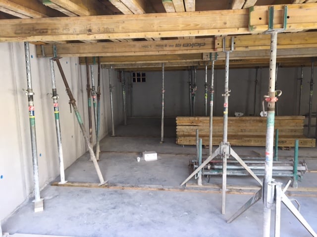 Deckenschalung über UG