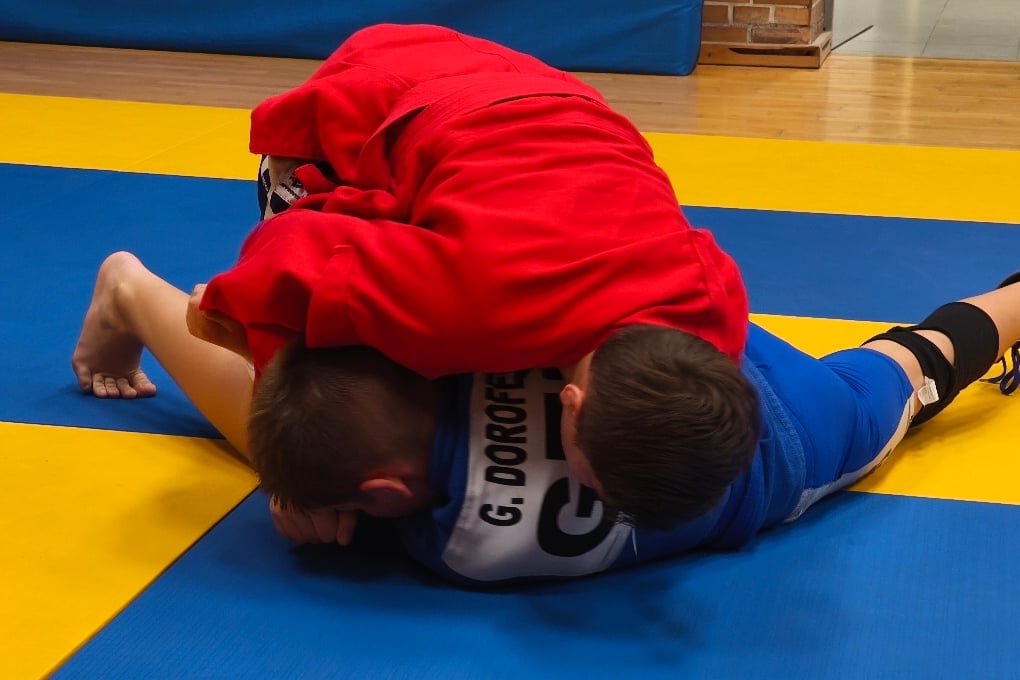 Hard Skills im Kontaktmanagement — Striking, Grappling und physische Kontrolle (Blogartikel 2)