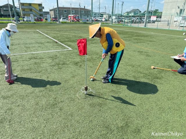 力（ちから）加減に四苦八苦！「グラウンド・ゴルフ体験会」開催しました。