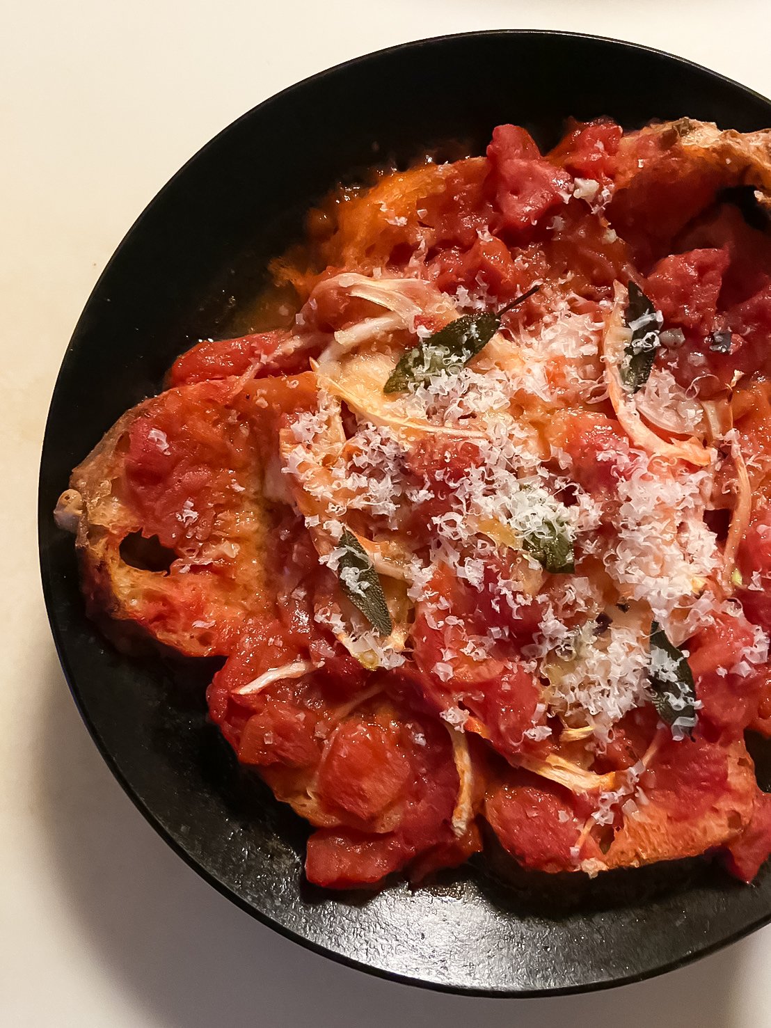 トマトと美味しいパンの煮込み