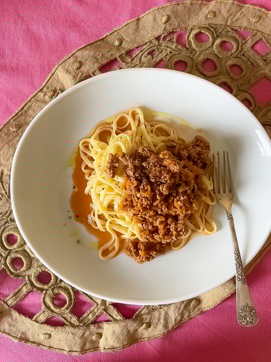 「ラグーソース」