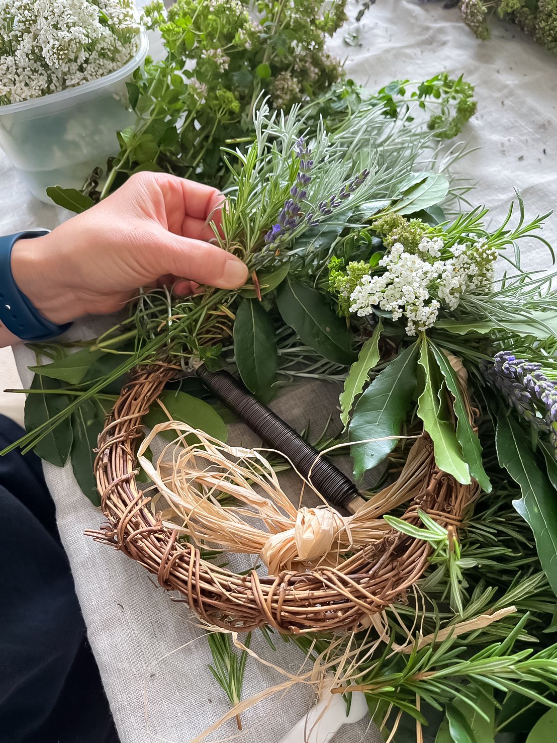 ハーブのリース作り