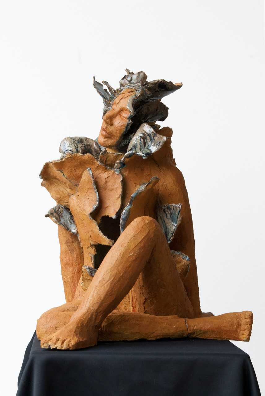 Joy is blue,sculpture femme  grès et émaux - collection privée