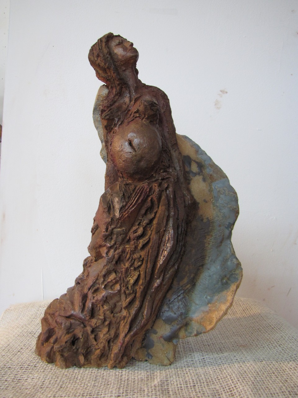 Mother of disappeared, grès et émaux - collection privée Boittin Bardot