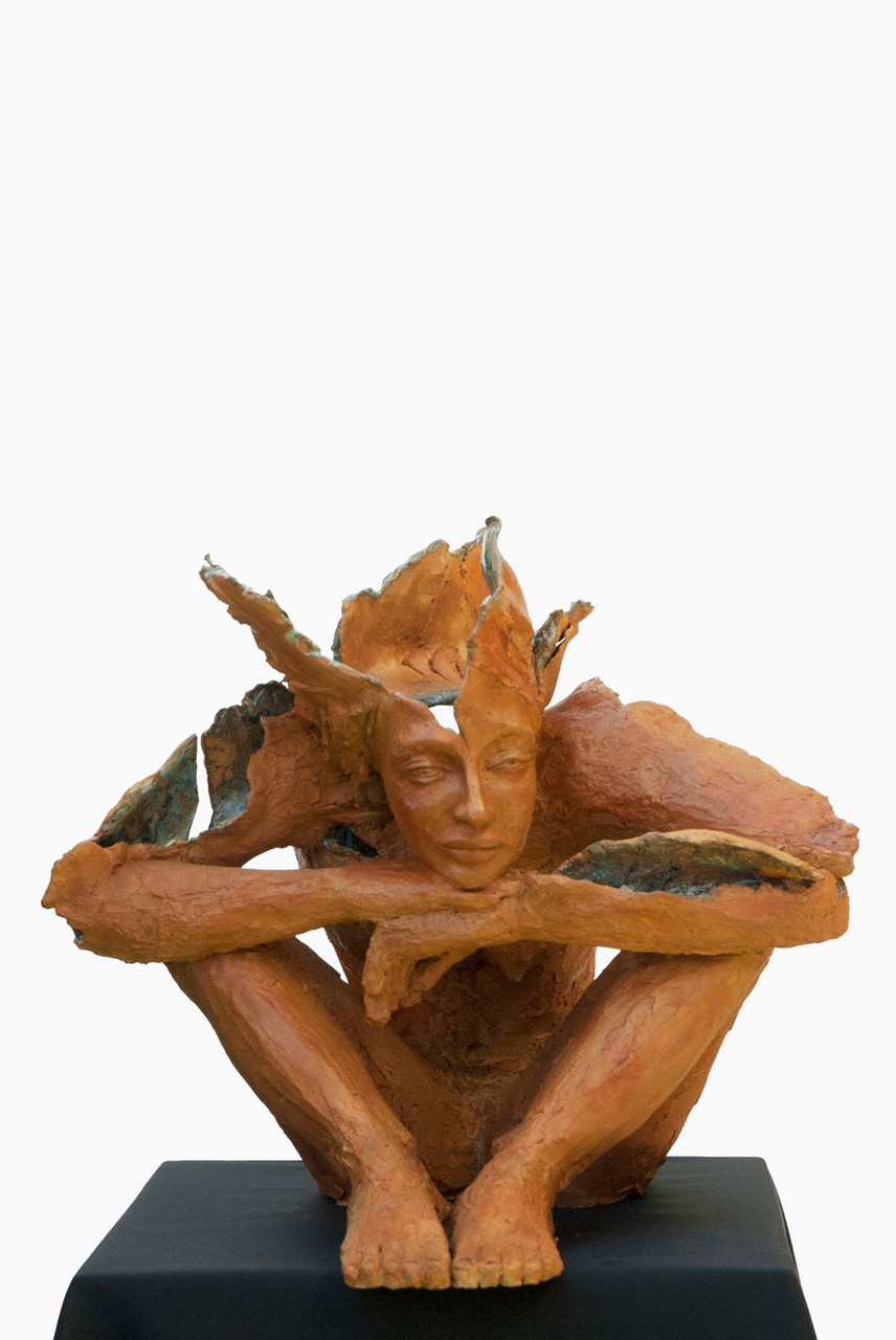 Time is blue, sculpture femme grès et émaux - 1200 euros