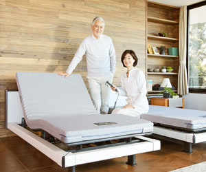 部屋のインテリアに合うINTIME 1000 by パラマウントベッド