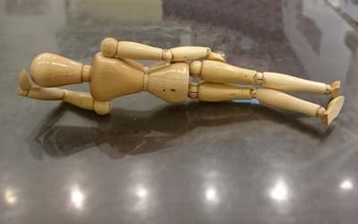 横向き寝が多いと、肩や手がしびれませんか？　/　スリープキューブ和多屋