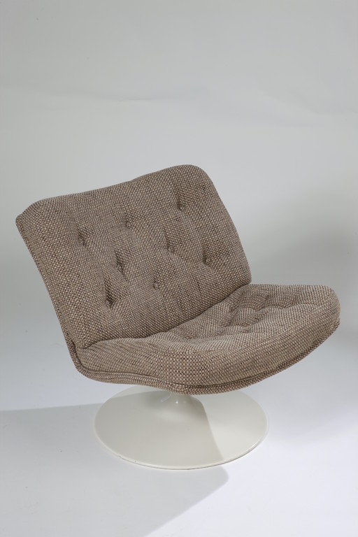 GEOFFREY D. HARCOURT