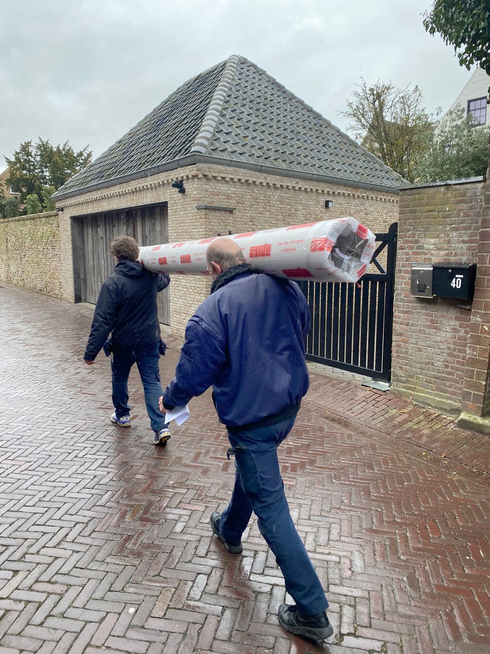 Transport door de collega's van het museum Dordrecht