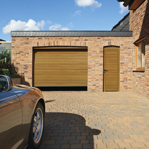 Optisch angepasste Hörmann Garagentore von Marks in Schleswig