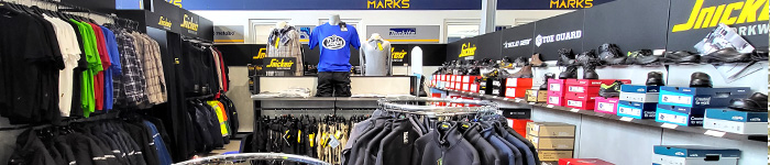 Freizeit- und Arbeitsbekleidung im Marks Baufachmarkt Schleswig - Snickers Workwear