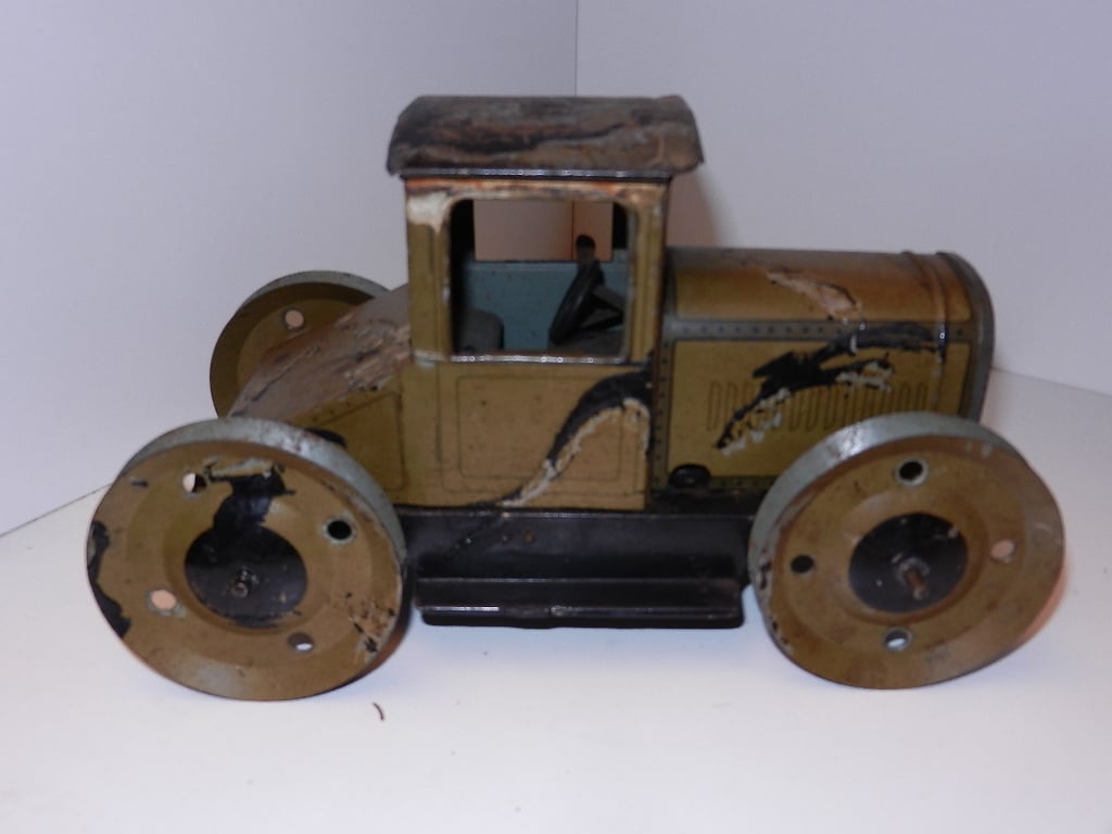 Direkt aus Brandruine mit verbrannten Gummi