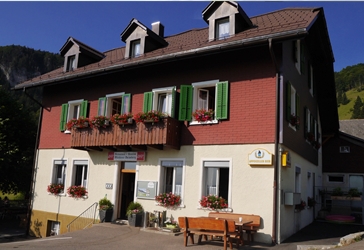Pension im Jura mit Bus erreichbar