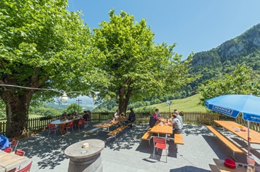 Juraresataurant mit Gartenterasse