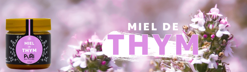 Bannière avec pot de Miel de Thym 240g Puri New Zealand sous fond de fleurs de Thym de Nouvelle-Zélande