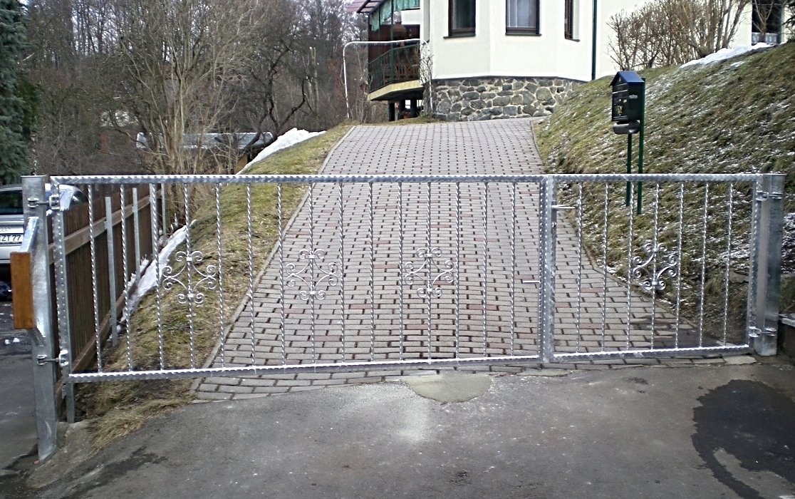 Schmiedeeisernes Dehrflügeltor 