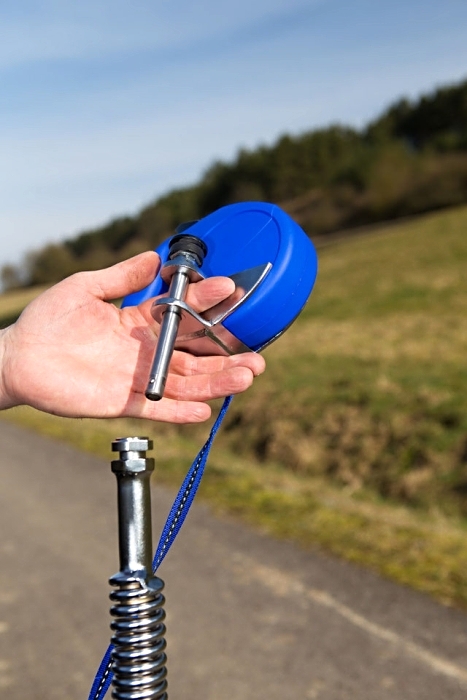 Hundeleinenhalter für 2 Hunde mit einhändiger Schnellentriegelung