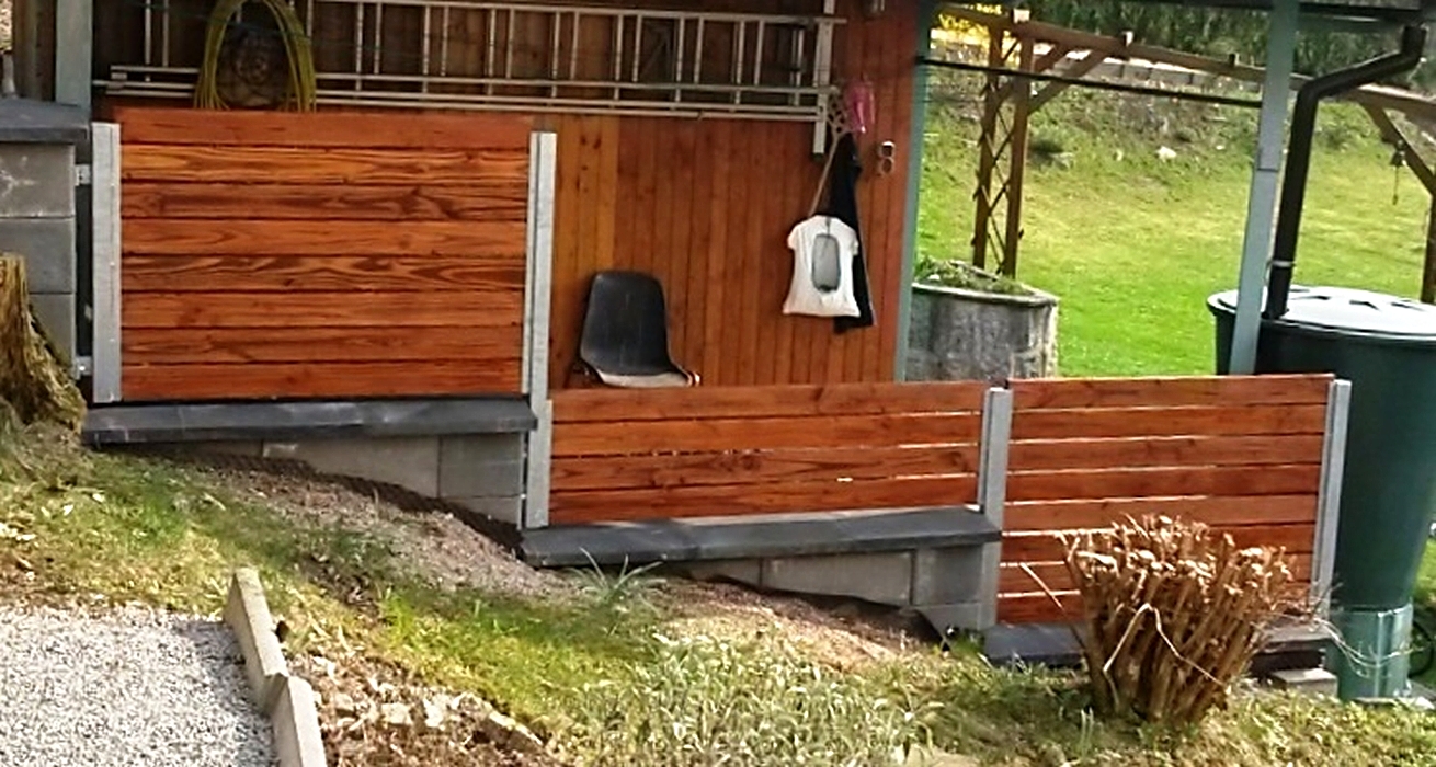 Feuerverzinkter Zaun mit Holzfüllung