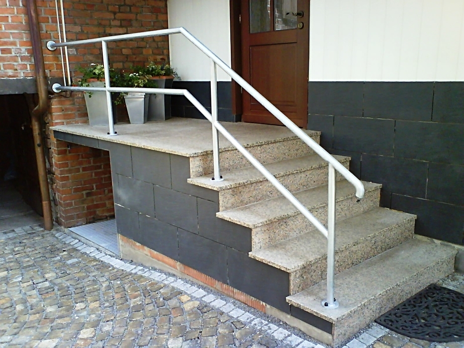 Feuerverzinktes Rundrohrgeländer