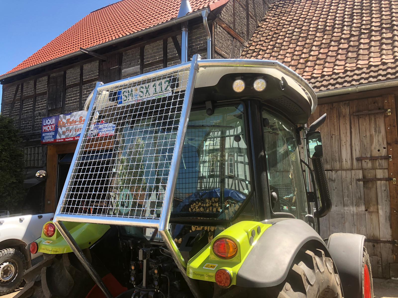 Traktor An- und Aufbauten
