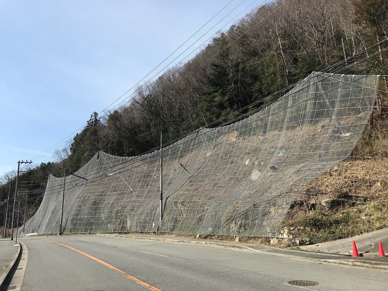 川西篠山線＿高エネルギー落石防止網工（カーテンネット）＿兵庫県川西市