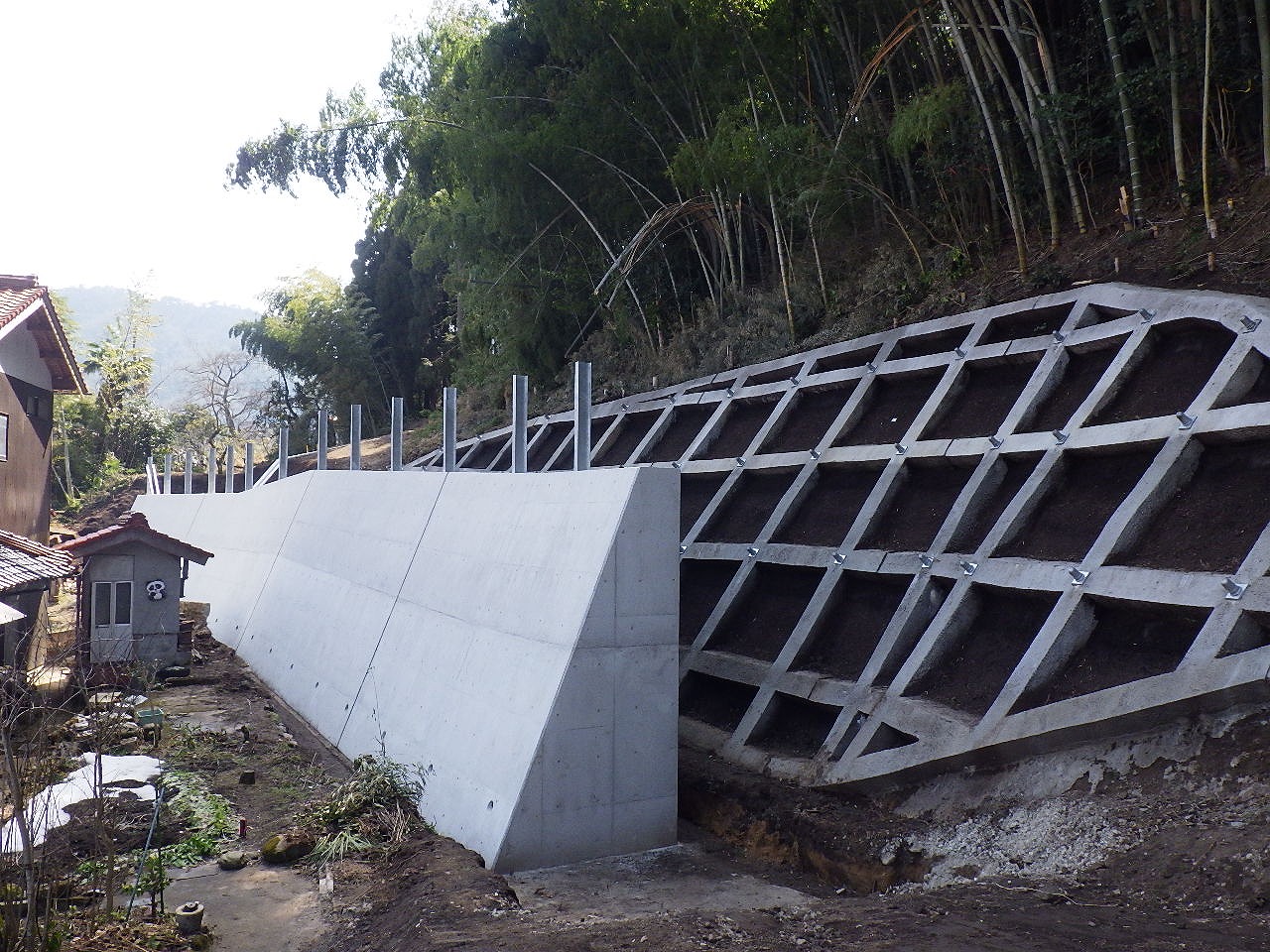 牧地区急傾斜地崩壊対策(鳥取県三朝町)