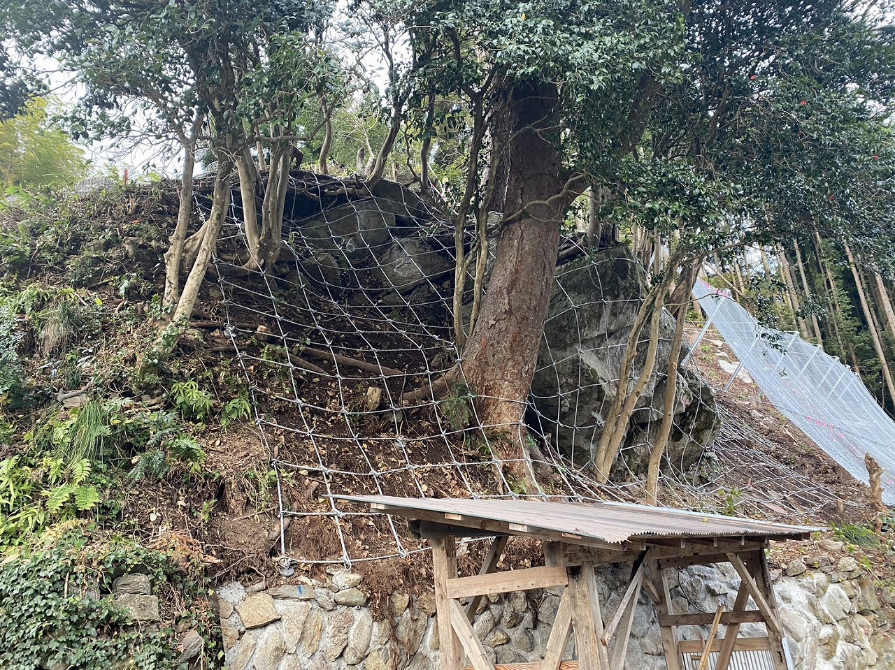 神倉地区林地荒廃防止プラスネット(鳥取県三朝町)