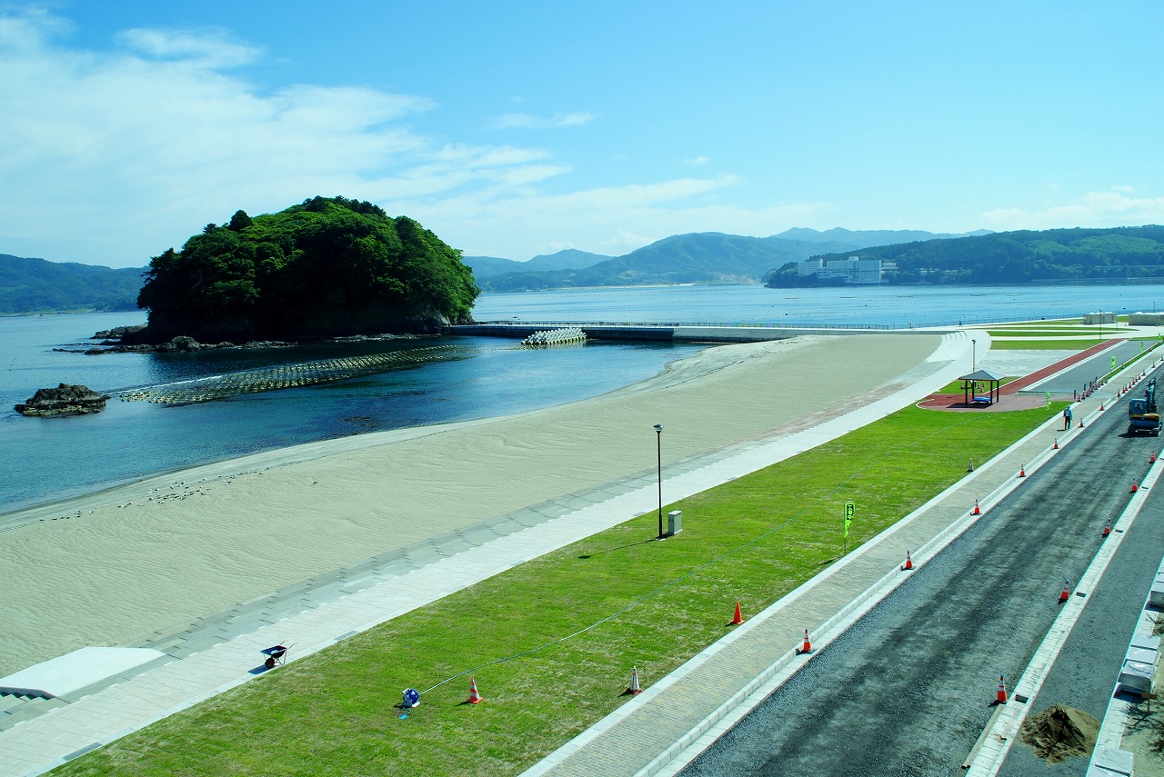 志津川漁港災害復旧工事　(宮城県南三陸町)