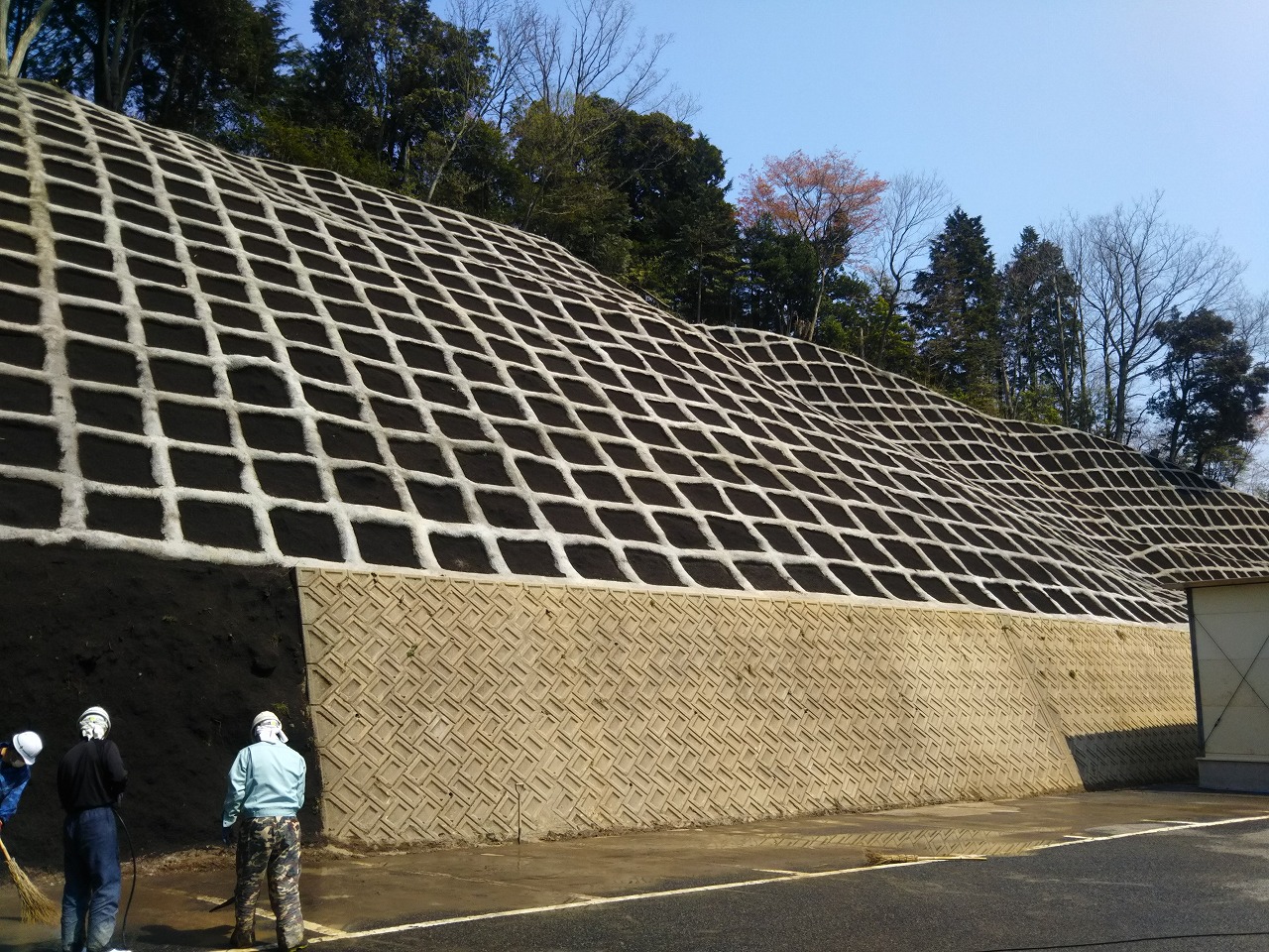 ダイフィットソイルクリート法面保護(鳥取県倉吉市)