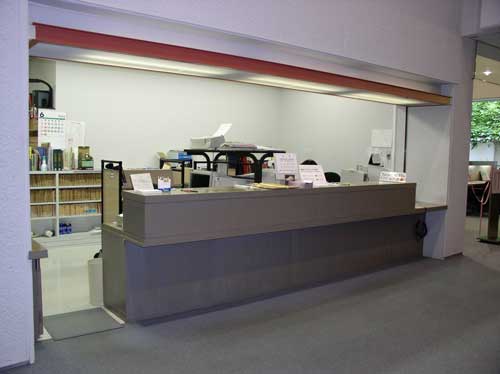 受付カウンター