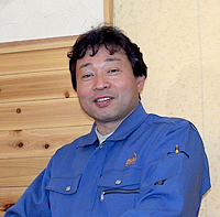 平成２５年４月 代表取締役　久城典久