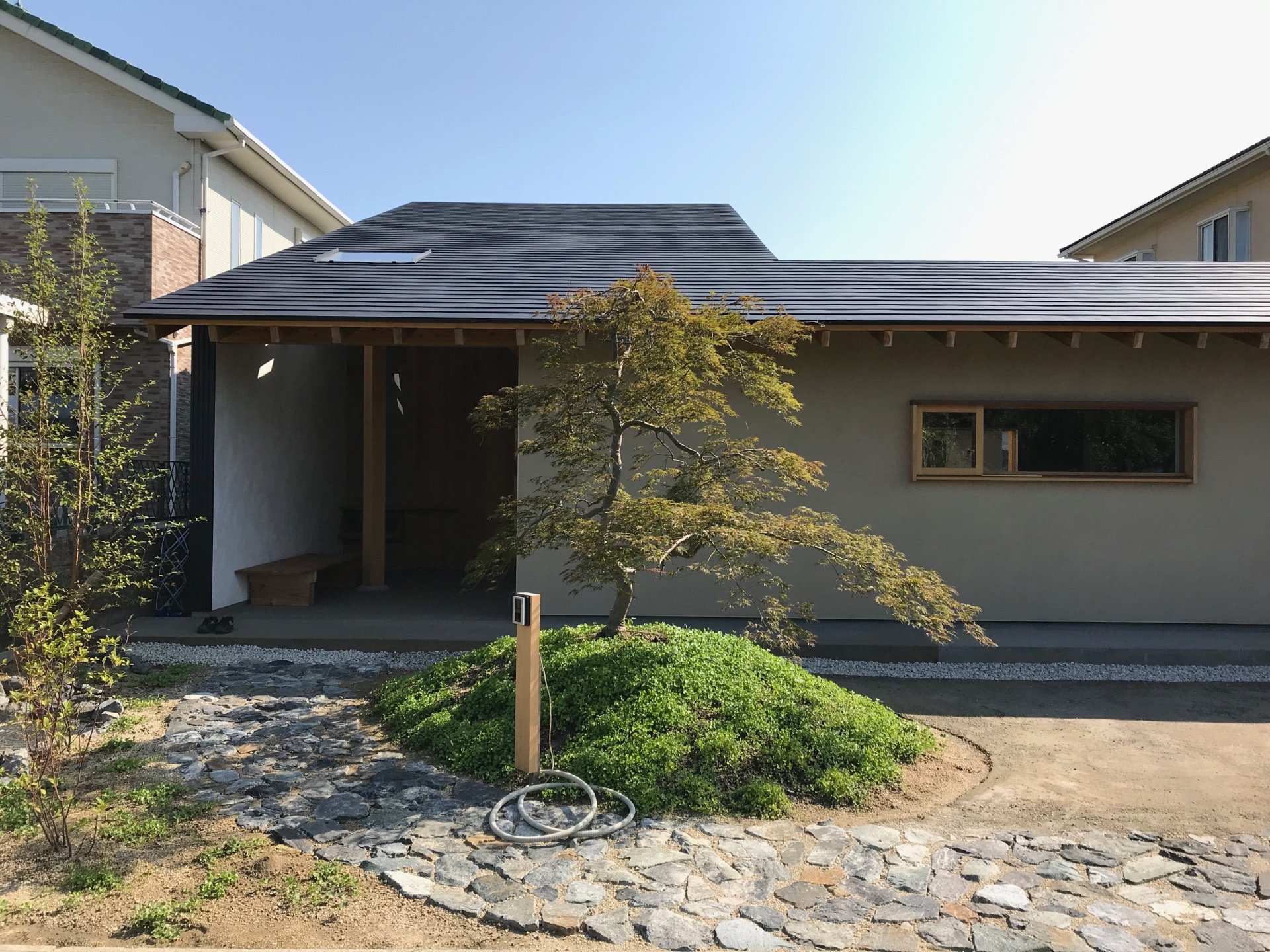 　石畳アプローチ駐車場工事（江南市）