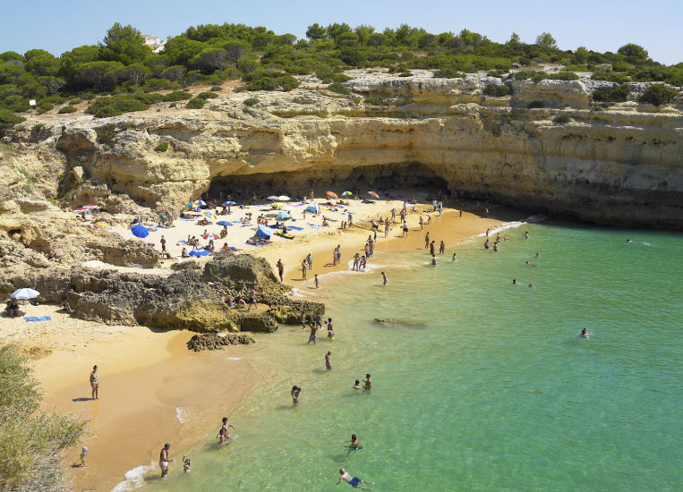 praia-de-albandeira-beach-lagoa-porches-algarve
