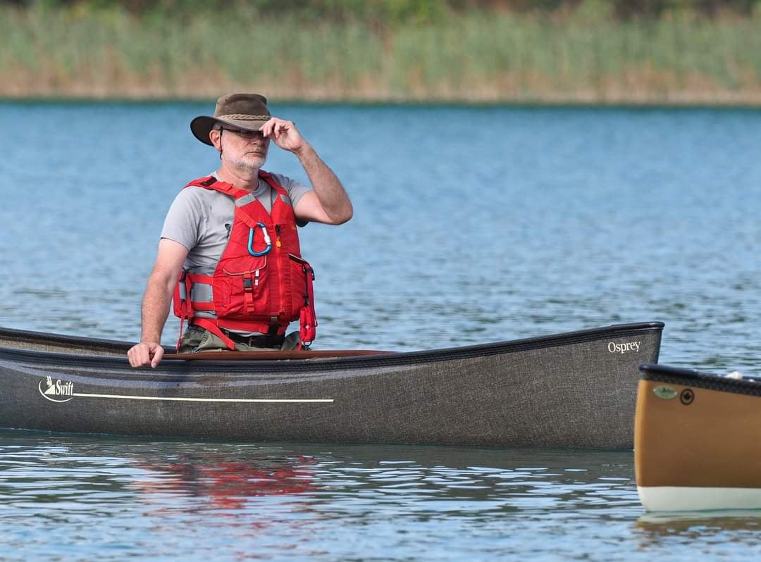 Der Gruß, nonverbal. Perfekt.