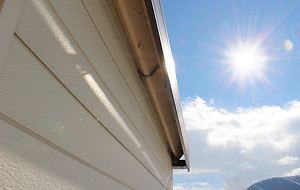 雨漏りや屋根補修など急な修繕にも対応します。