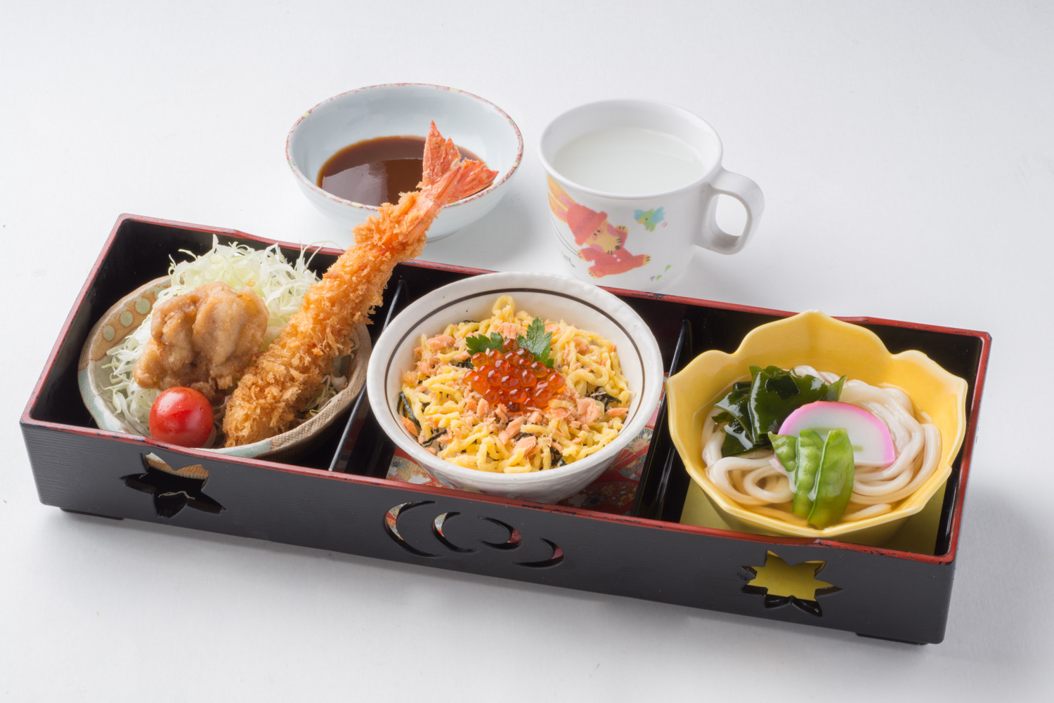 お子様弁当　800円（税込880円）