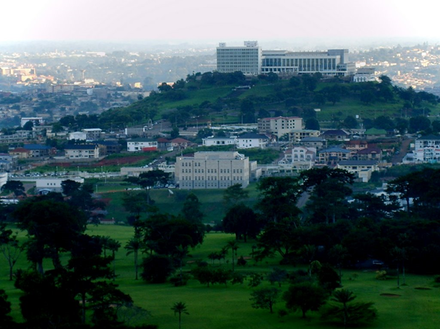 L'Hotel Mont Fébé. En avant, le nouveau quartier du Golf