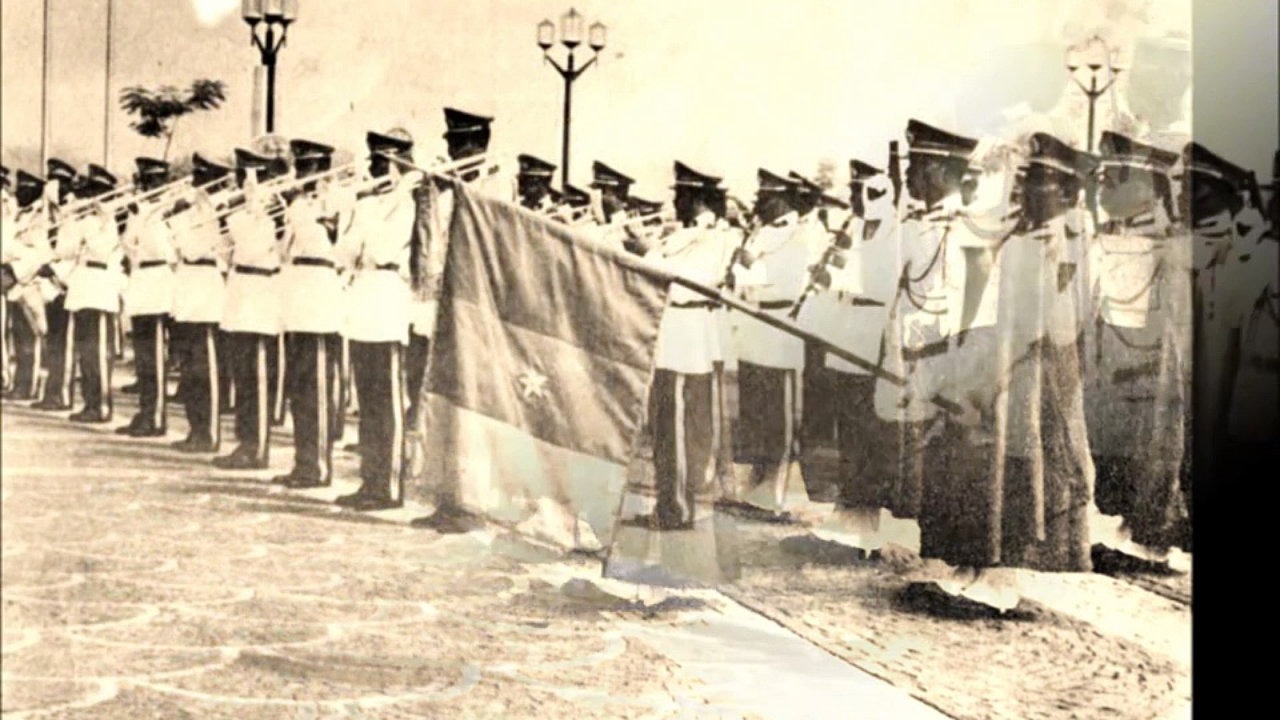 La Garde républicaine, restée fidèle à Ahidjo a perpétré le coup d'état