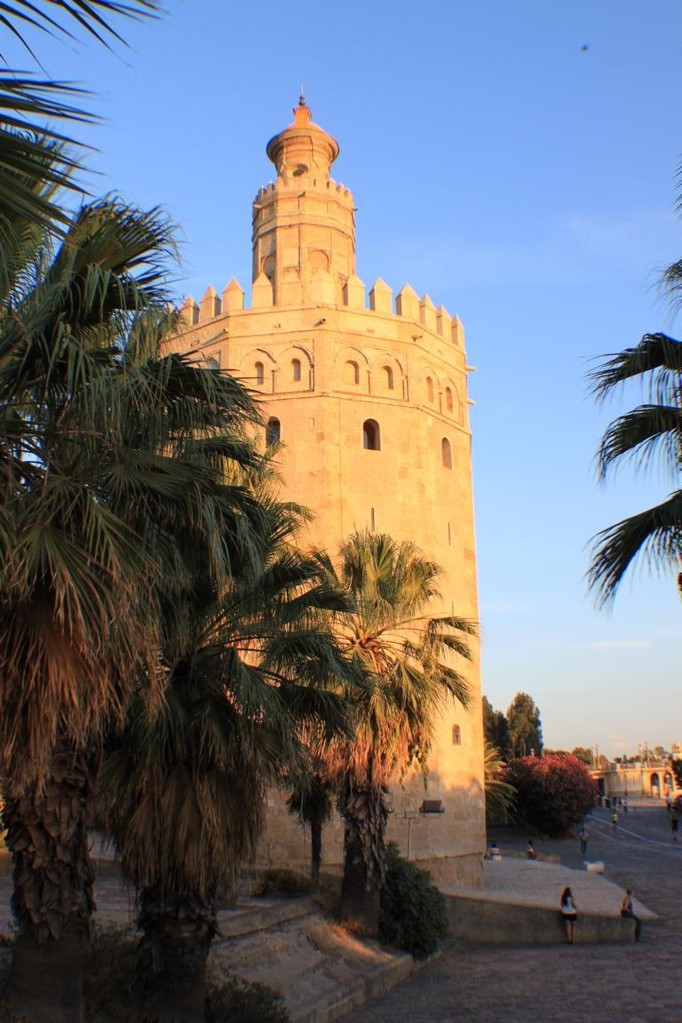 und bereits  Sevilla  das goldene Eingangtor!